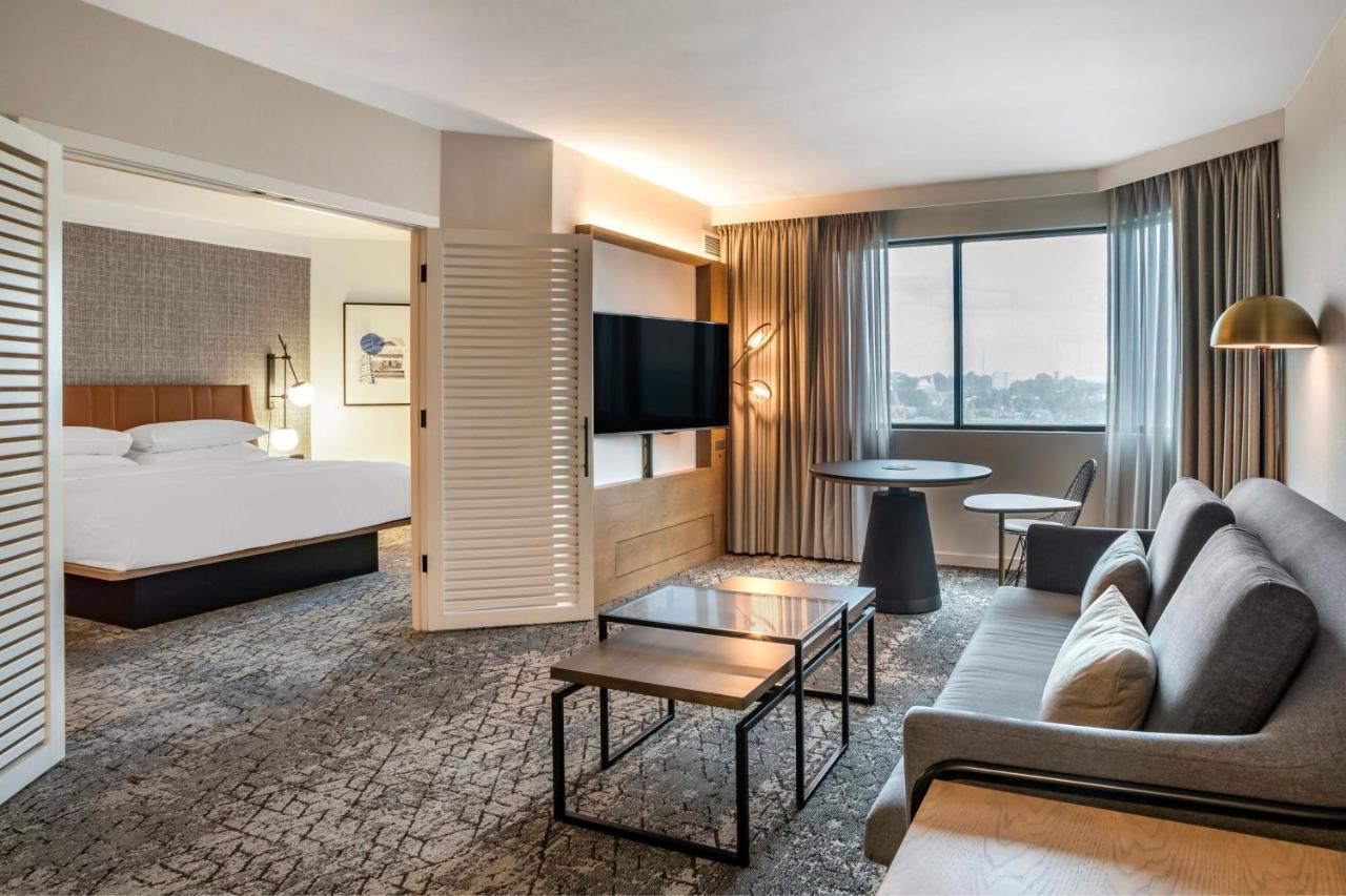 Sheraton Suites Wilmington Downtown Esterno foto