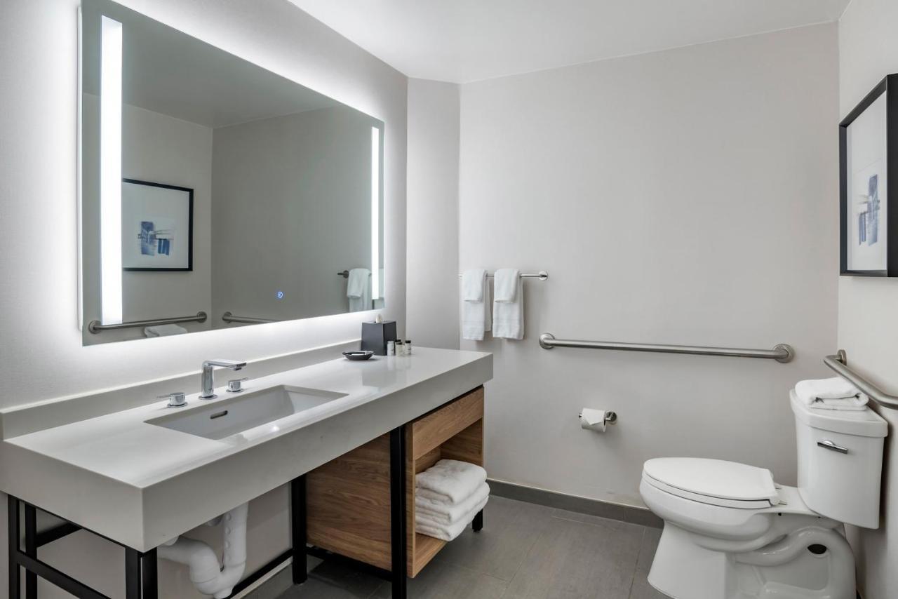 Sheraton Suites Wilmington Downtown Esterno foto