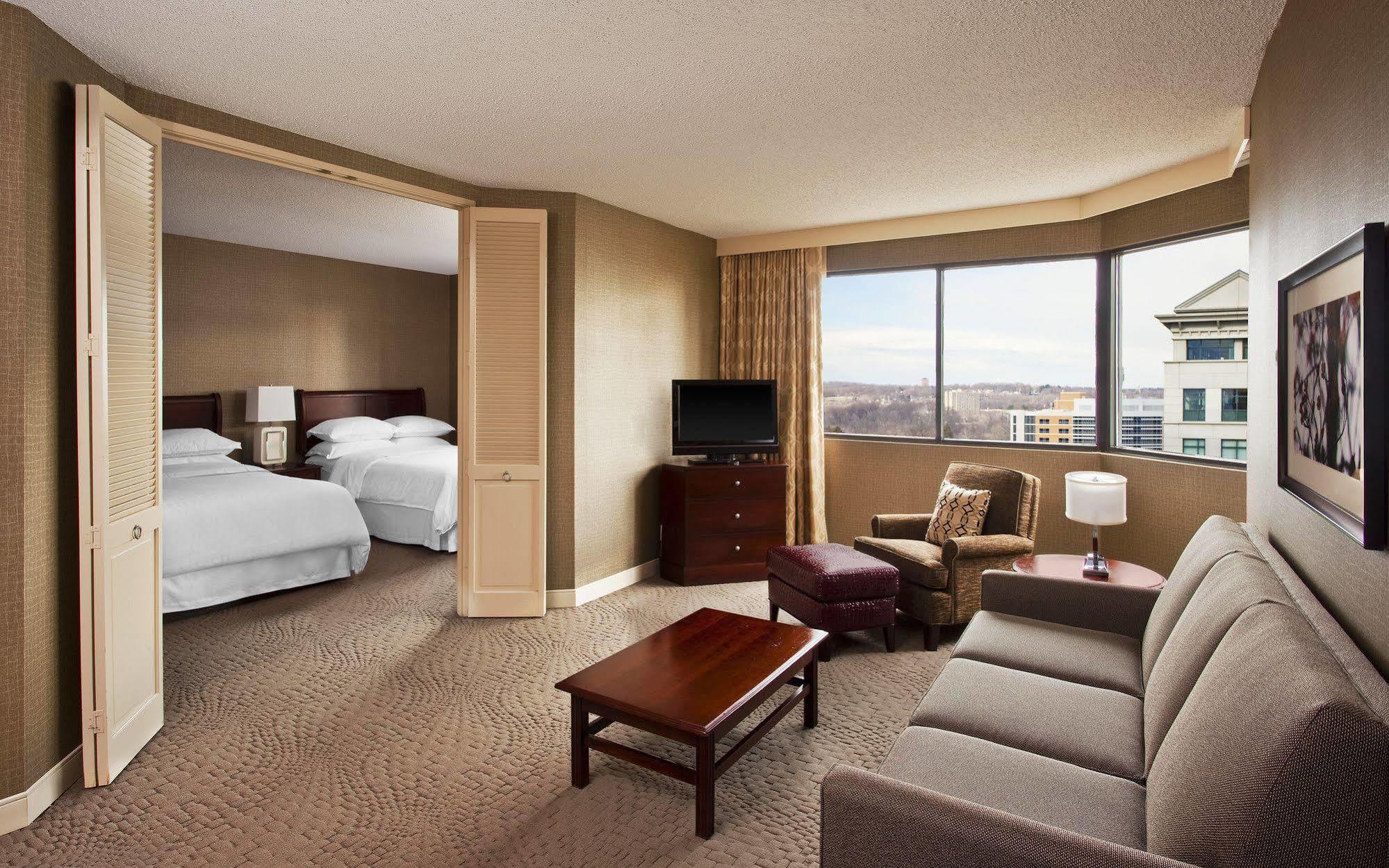 Sheraton Suites Wilmington Downtown Esterno foto