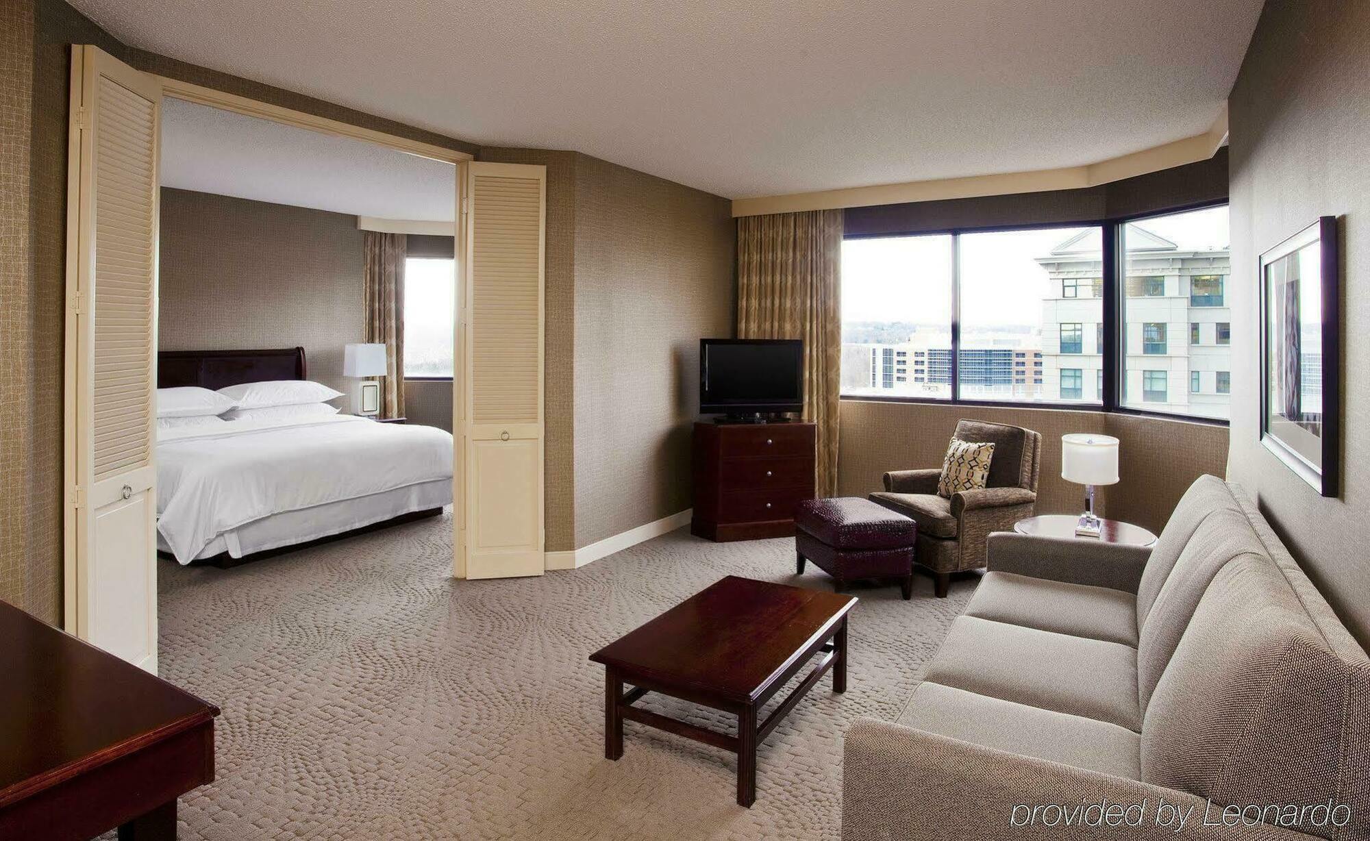 Sheraton Suites Wilmington Downtown Esterno foto